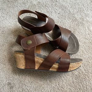 Pierre Dumas Kids Sandals Size 4